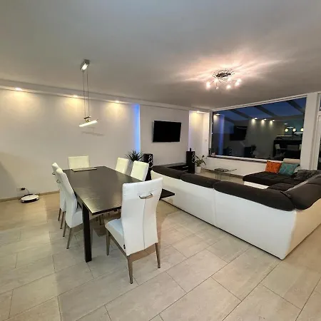 Deluxe Estate Villa *