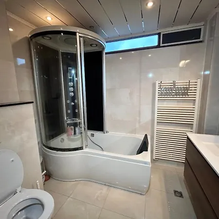 Deluxe Estate Villa *