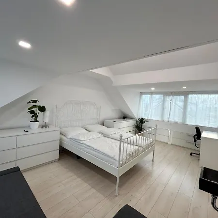 Deluxe Estate Villa *