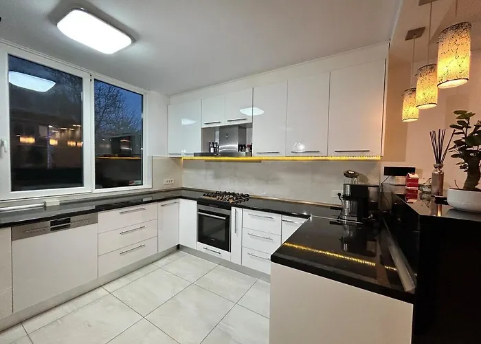 Deluxe Estate Villa *