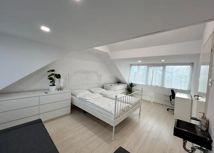 Deluxe Estate Villa *