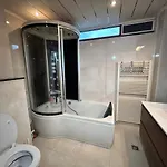 Deluxe Estate Villa *
